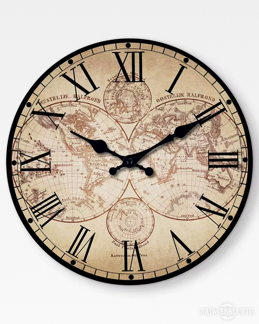 Wanduhr mit antiker Karte